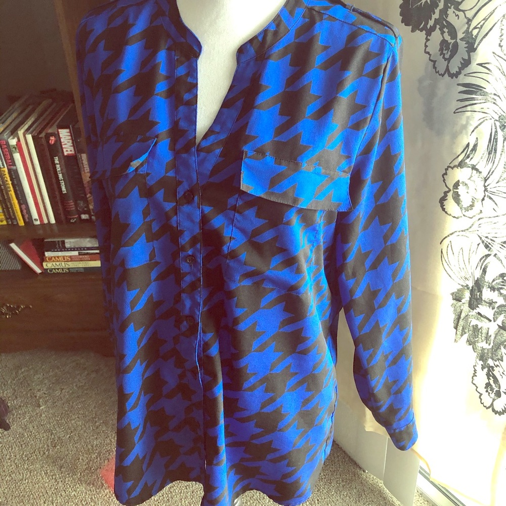 Calvin Klein Printed Botton-up Blouse